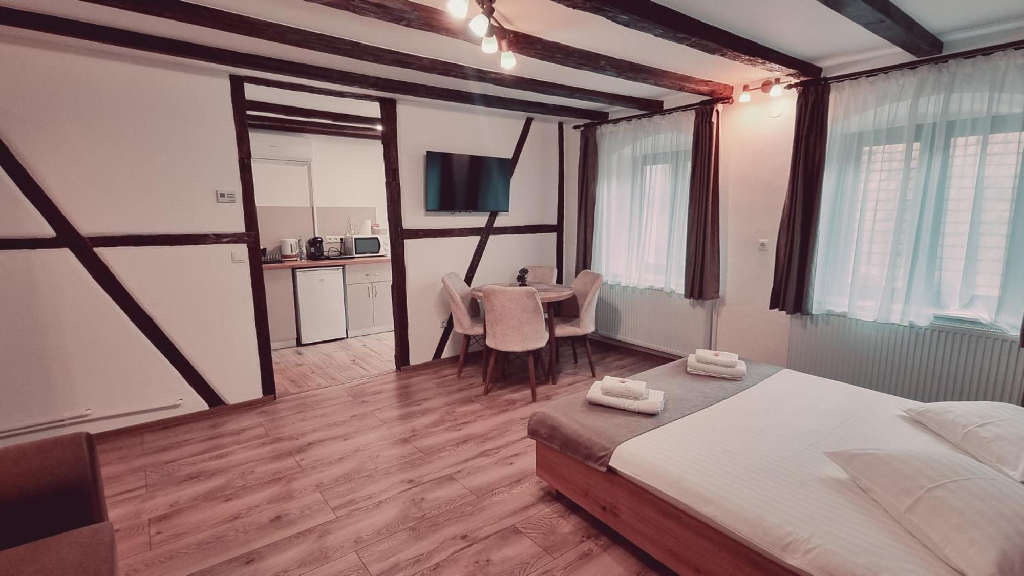 Lindenhaus Hotel Sibiu Ngoại thất bức ảnh