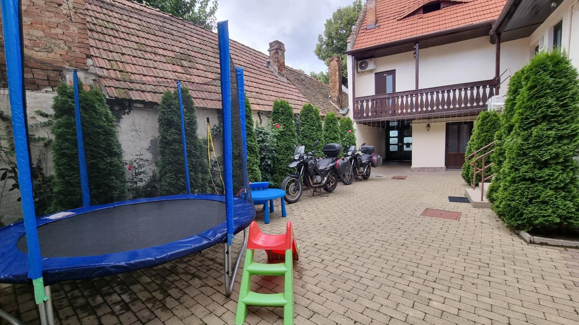 Lindenhaus Hotel Sibiu Ngoại thất bức ảnh